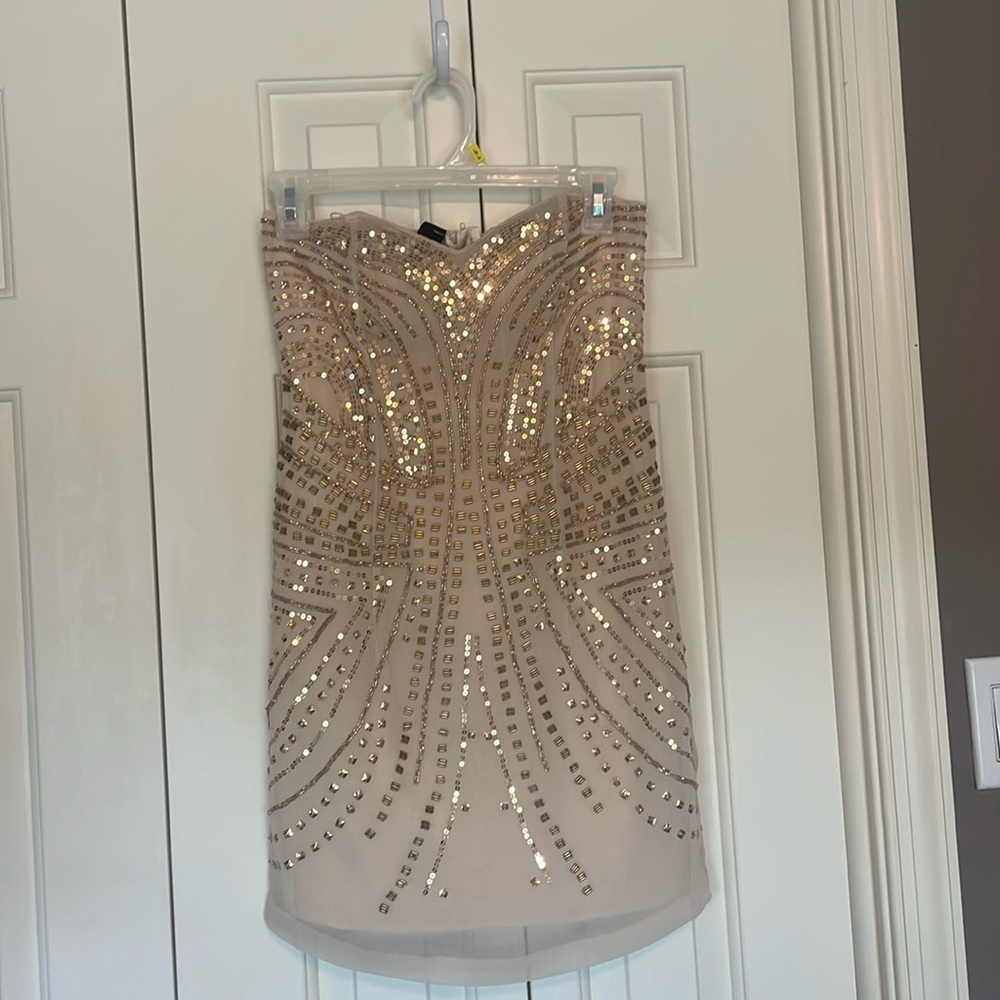 NWT H&M strapless mini dress with beautiful gold details
